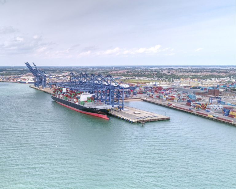 Seafreight vessel unloading